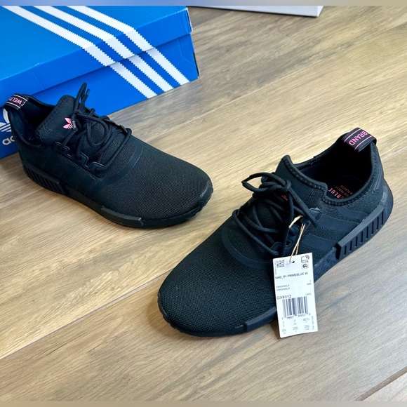 NEW! Adidas Black & Pink NMD_R1 Sneakers - Picture 5 of 17